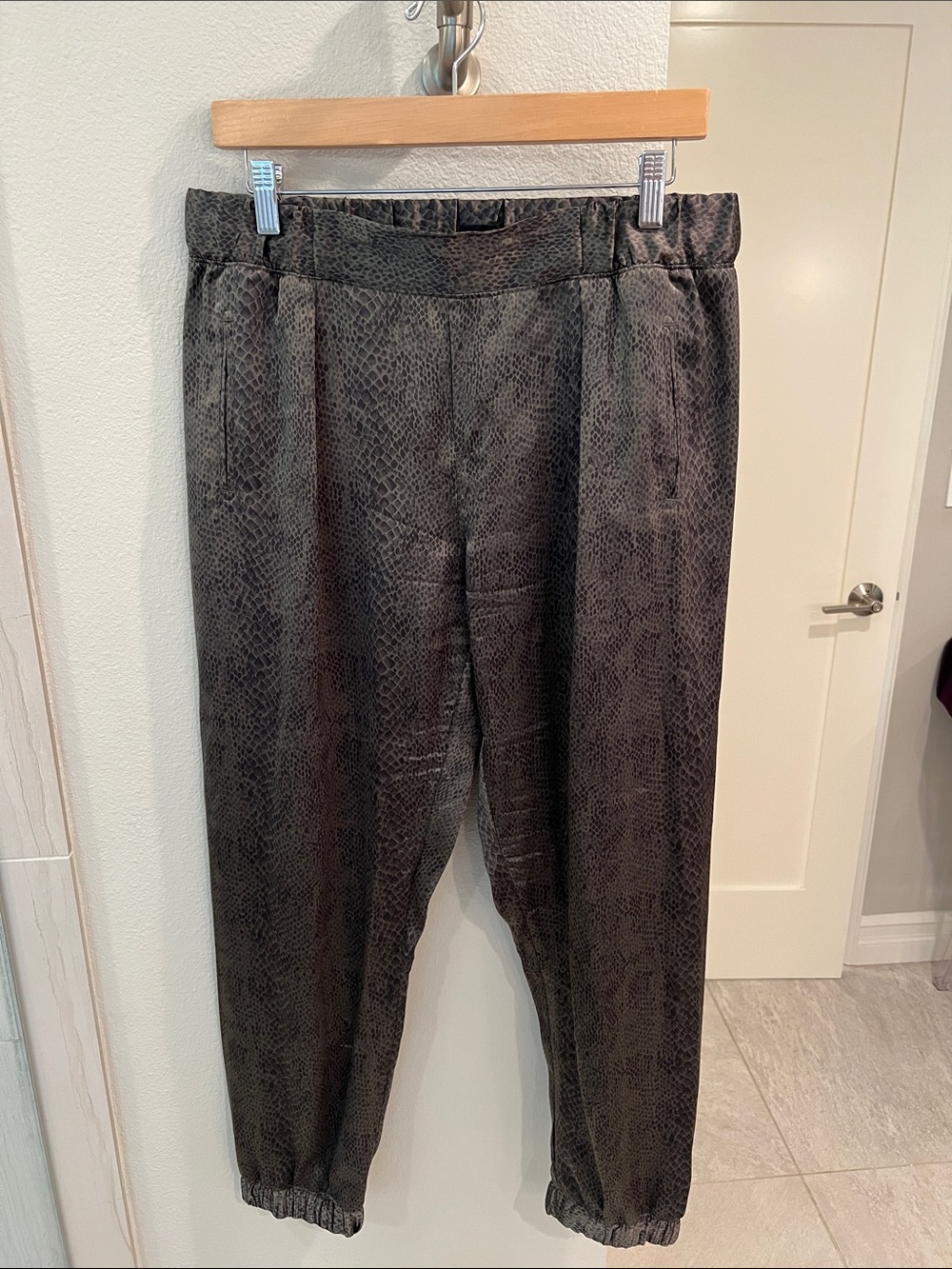 ATM Anthony Thomas Melillo Black Snake-Print Track Pants
